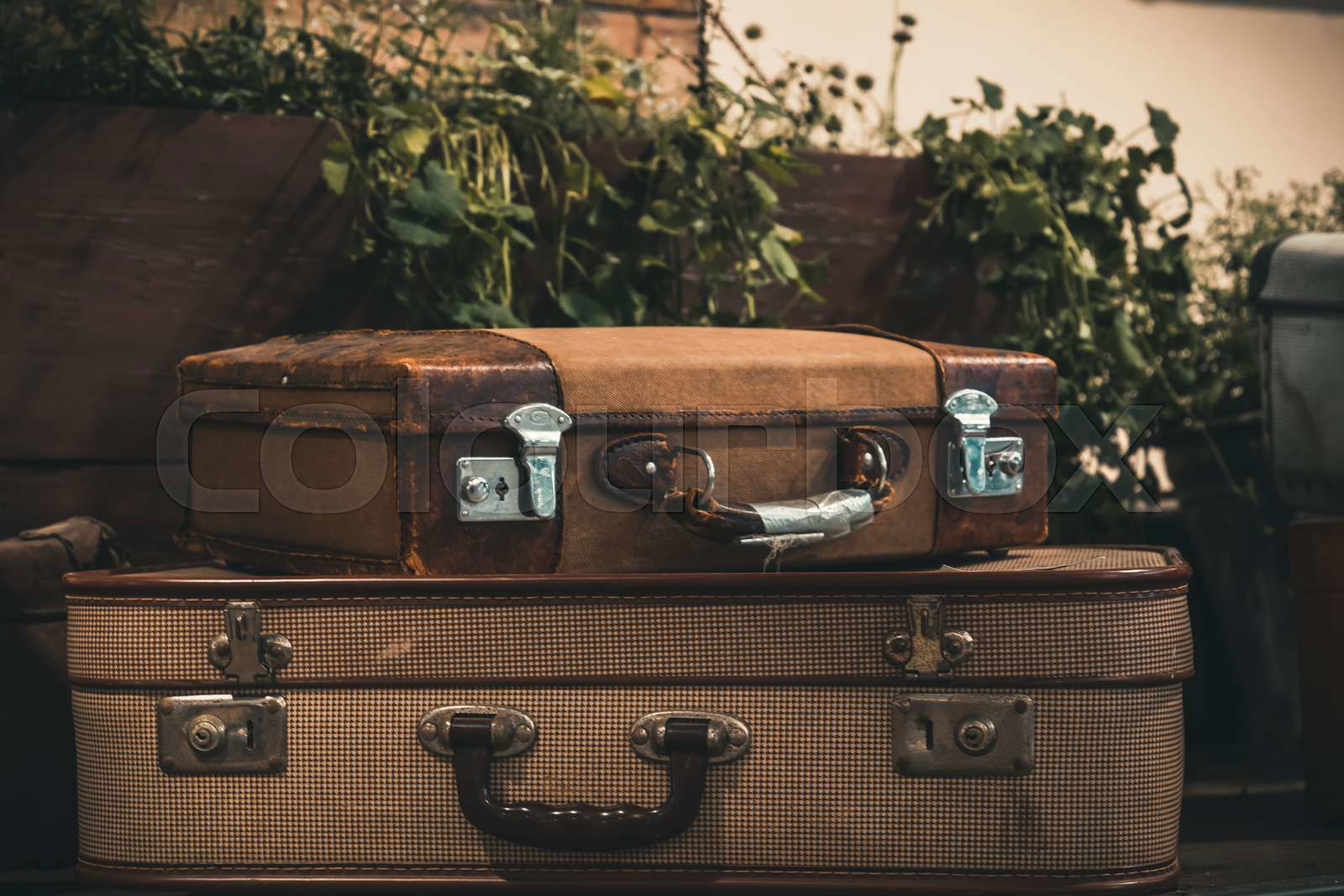 Vintage style leather discount suitcase